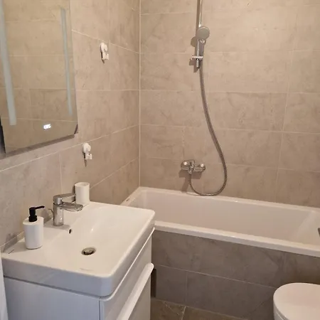 Marine Apartment *